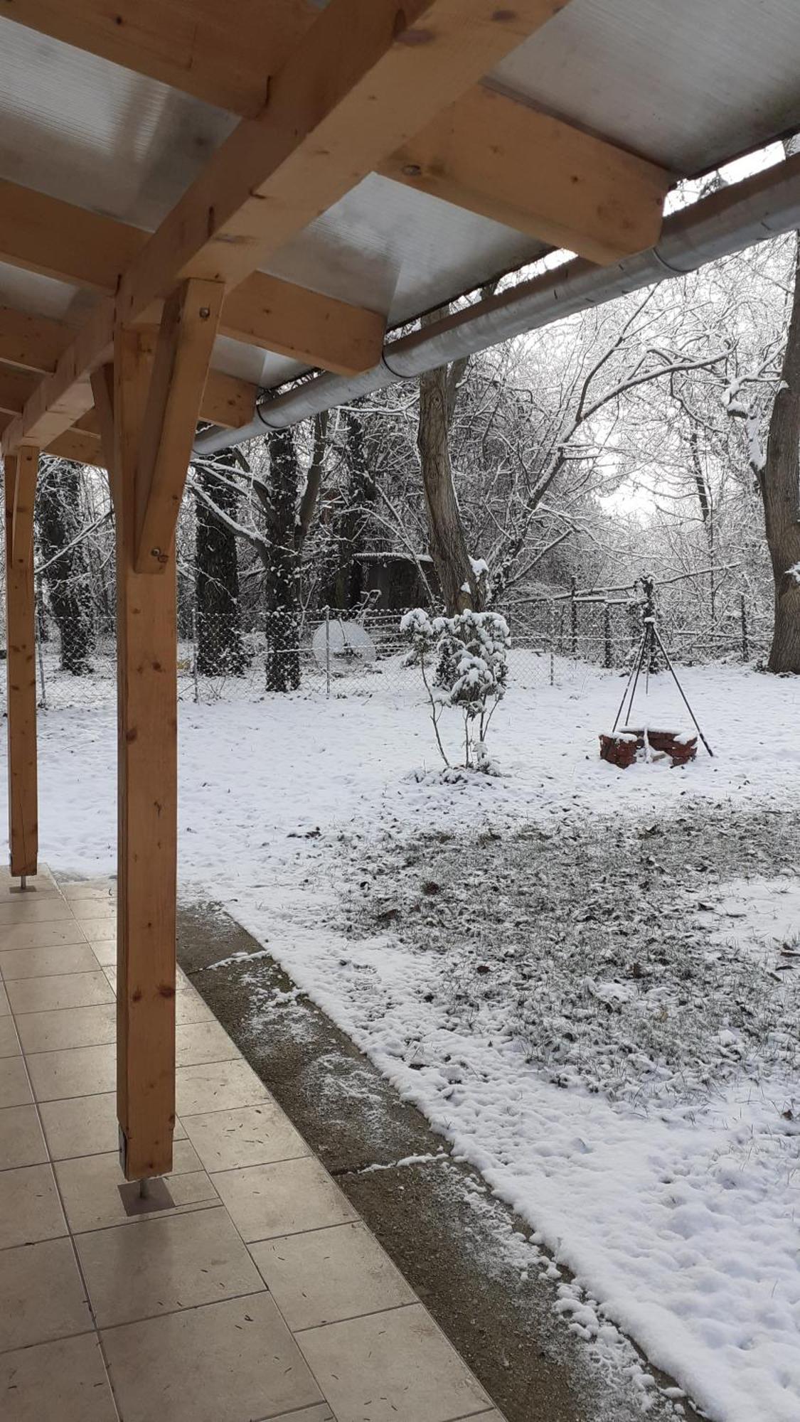 Borostyán Vendégház Tiszaug Exterior foto