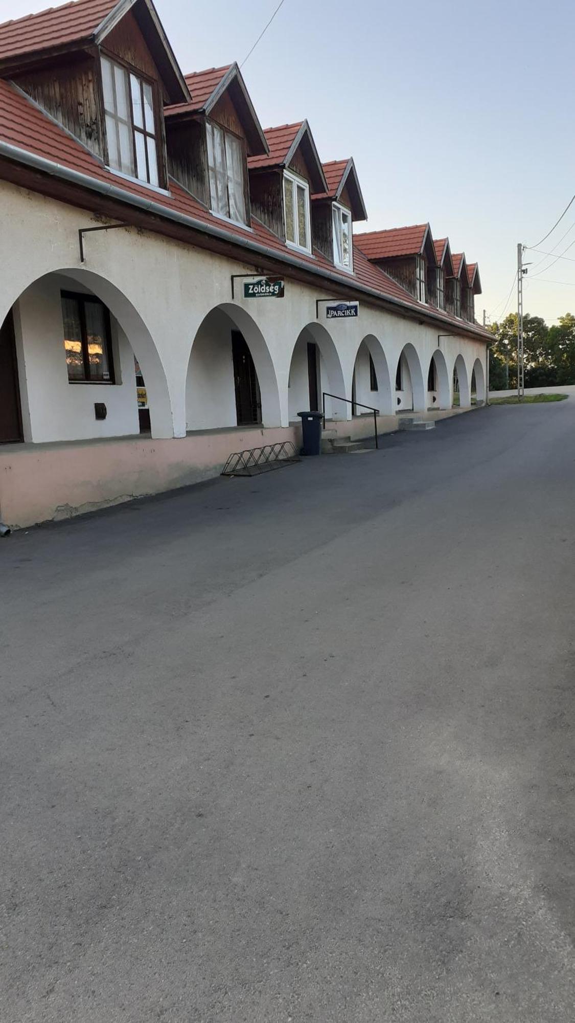 Borostyán Vendégház Tiszaug Exterior foto